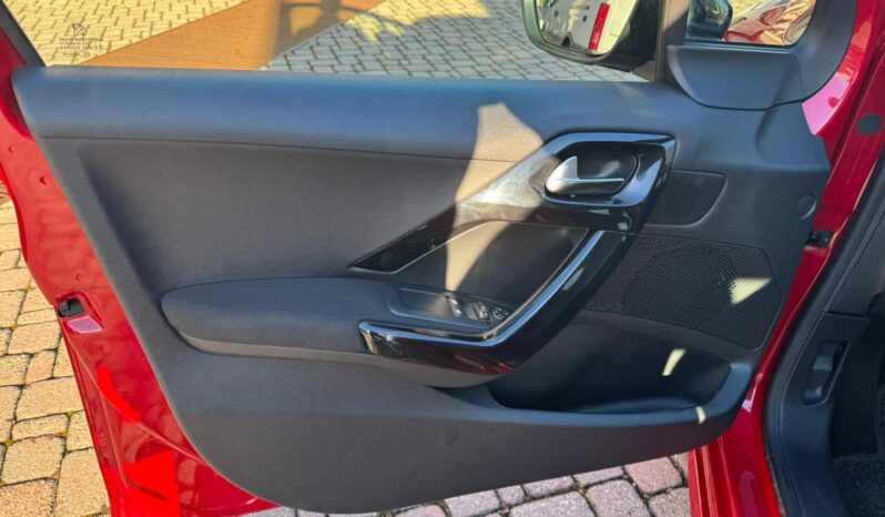 Peugeot 208 pieno