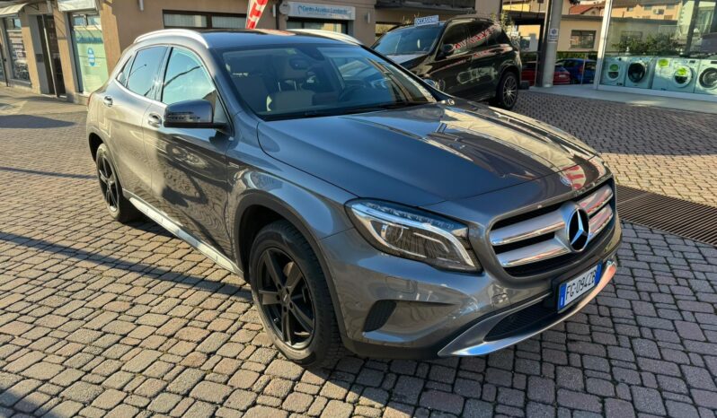 Mercede-Benz GLA 200d pieno