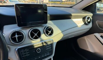 Mercede-Benz GLA 200d pieno